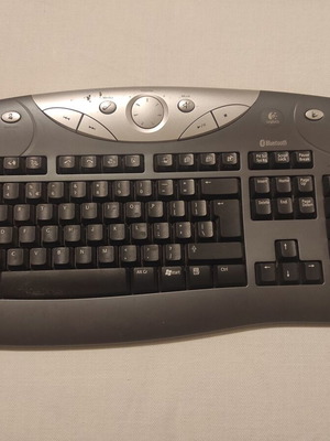 Ασύρματο πληκτρολόγιο Logitech Cordless Elite Keyboard σαν καινούργιο