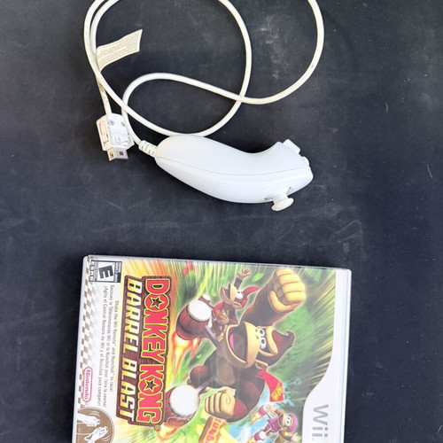 Donkey Kong Barrel Blast Nintendo Wii game used with Nunchuk NTSC USA