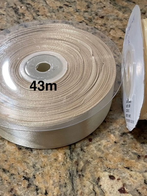 Satin ribbons pack like new, 2 pieces, champagne and soft yellow