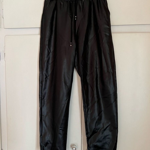 Black leather pants with elastic like new, size L/XL