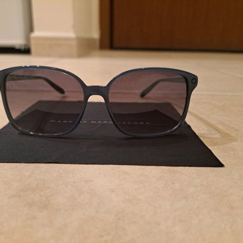 Marc Jacobs sunglasses like new, women's, blue and green