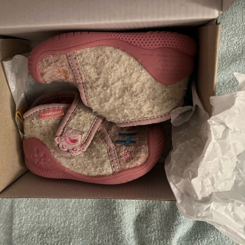Biomecanics baby slipper size 19 pink new