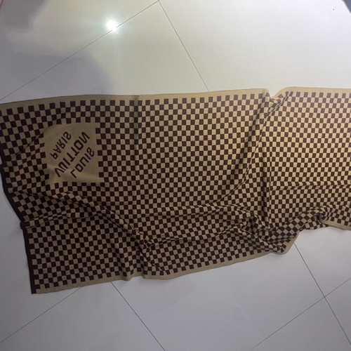 Malini Pashmina Louis Vuitton new, large, very warm