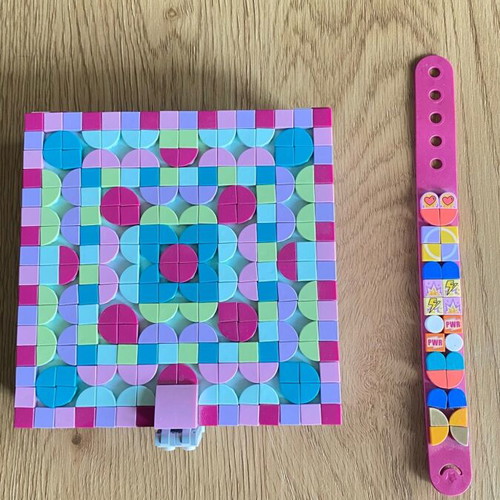 Lego Dots Jewelry Box 41915 like new with gift bracelet