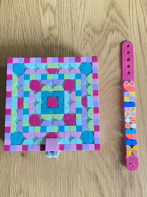 Lego Dots Jewelry Box 41915 like new with gift bracelet
