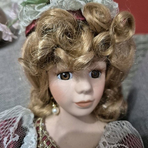 Porcelain collector doll Victoria DOLLS Mary like new