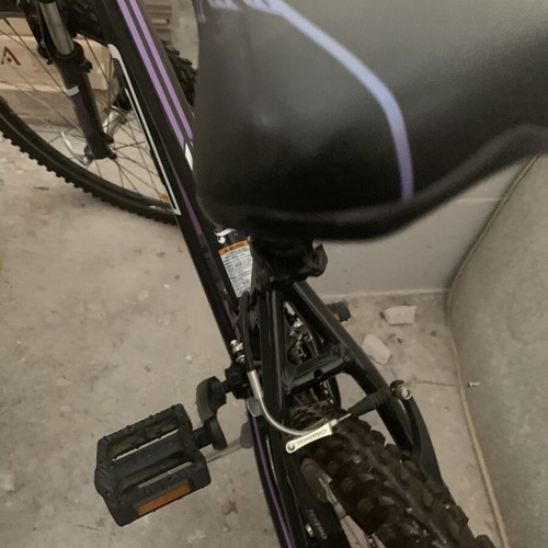 B’Twin Mountain Bike 26” like new, black, front suspension, Shimano gears