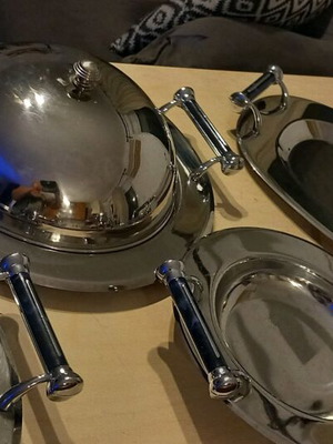 Inox 18/10 set of 5 trays like new