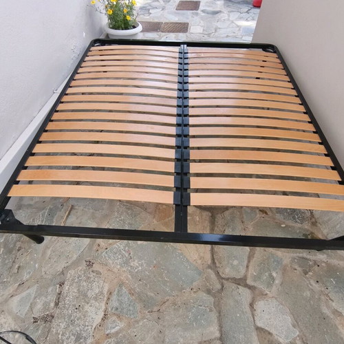 Anatomic bed frame with legs 1.80 x 2.00 like new