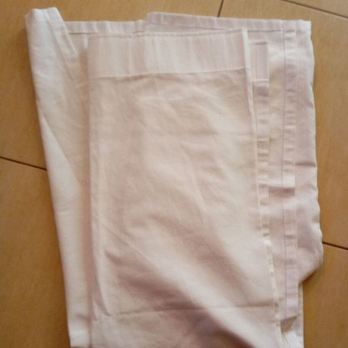 Opaque white curtain like new