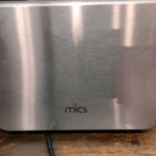 Mics toaster used with 850W power and defrost functions