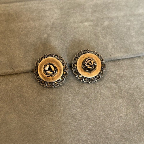 Silver-gold earrings Rodian used