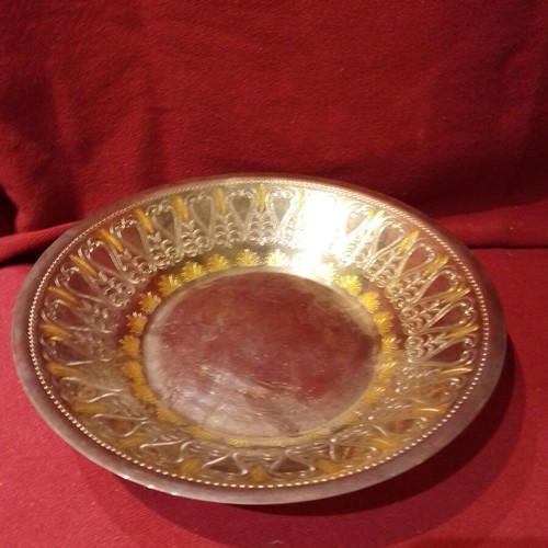 Engraved silver-plated platter used, with 3 legs