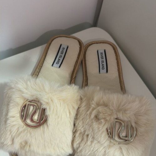 River Island slippers new, beige, size 36