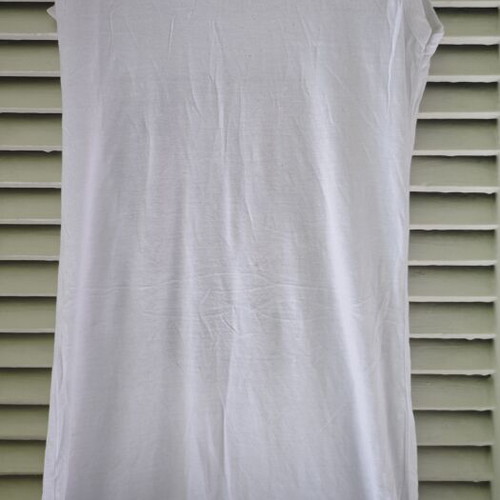 Kontatto white women's sleeveless top used with rhinestone skull design