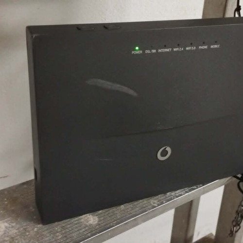 Vodafone H300s Router used with charger