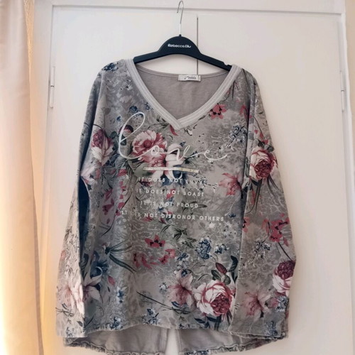Cotton blouse used in shades of gray with flowers, size XL