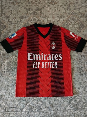 Milan shirt size S like new official replica