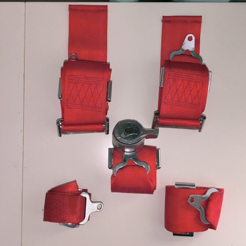WhiteShark Racing Sim Rig with Bucket Seat and Adjustable Mounts
