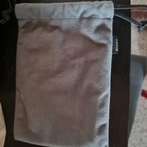 Velvet pouch Sony like new, genuine camera accessory