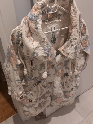 Ολοκαίνουργιο φθινοπωρινό μπουφάν River Island μέγεθος M