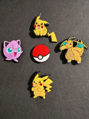 Pokémon Crocs Charms set like new, multicolor, yellow
