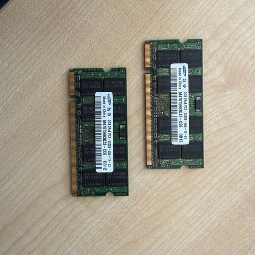 Samsung 2GB DDR2-667 MHz 2RX8 PC2-5300S-555-12-E3 RAM set of 2 like new