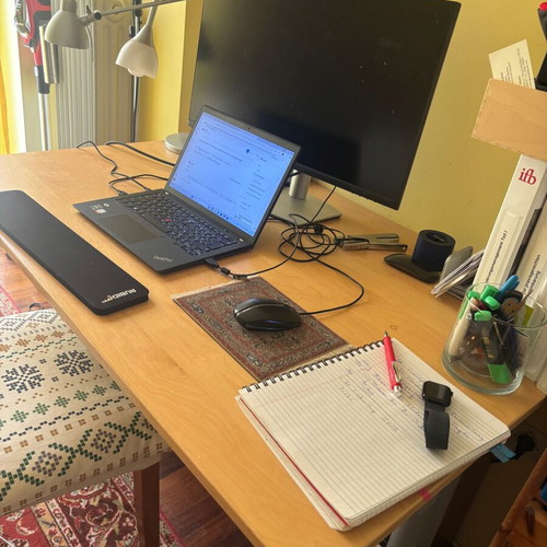Desk with wooden surface and metal legs like new, suitable for students and home office