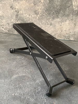 Guitar footrest like new