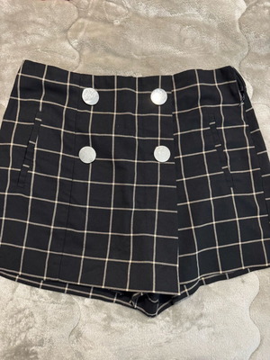 Zara checked shorts size L, skirt style, like new