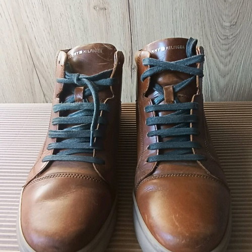 Tommy Hilfiger boots size 43 like new, brown casual leather