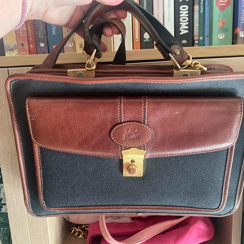 Realme leather shoulder bag vintage like new, black and brown