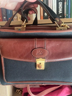 Realme leather shoulder bag vintage like new, black and brown