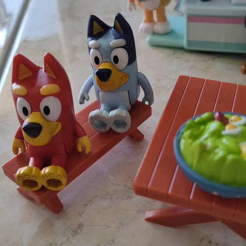 Bluey and Friends Toy Set like new