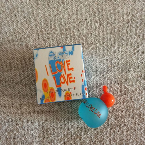 Moschino Cheap and Chic I Love Love Eau de Toilette mini perfume
