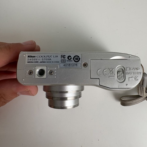 Nikon Coolpix L18 camera for parts or repair