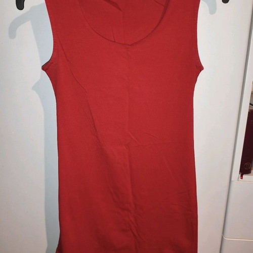 Long sleeveless blouse used, red, size L