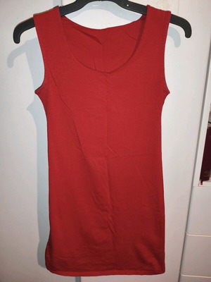 Long sleeveless blouse used, red, size L