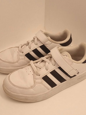 Adidas Kids Grand Court 2.0 Shoes size 32 used, white