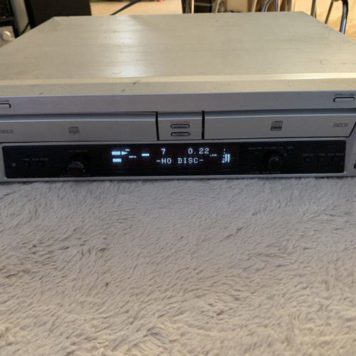 Sony RCD-W100 CD player and recorder