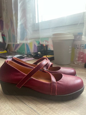 Ragazza бордо кожени балерини нови, номер 40