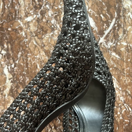 Zara pointed pumps like new, size 38 fitting 37, narrow fit