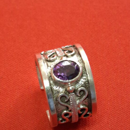 Silver ring with 925 stamp like new