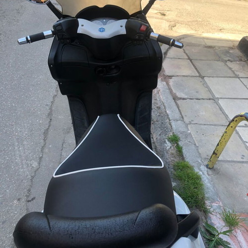 Piaggio X8 200 scooter 2005 used, 200cc, automatic, white