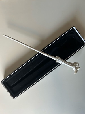 Magic Wand Voldemort Replica like new