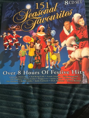 Christmas CDs like new, set of 8