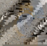 Дамски часовник употребяван с изтощена батерия