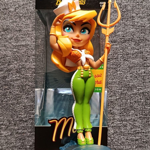 DC Bombshells Classic Mera collectible vinyl figure like new