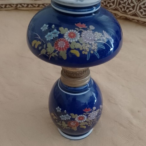 Miniature vintage Japanese porcelain oil lamp like new