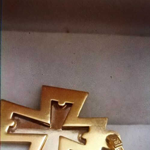 Gold cross 14 carats like new, very heavy